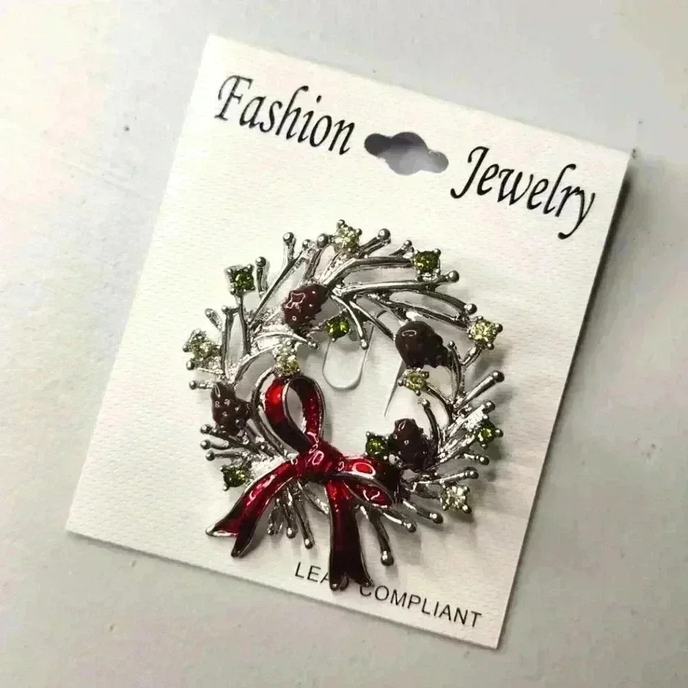 Vintage Christmas Wreath Brooch